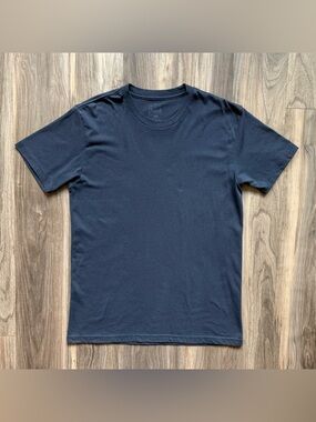 Fresh Clean Tees Crewneck Tee in Navy Blue Size M
